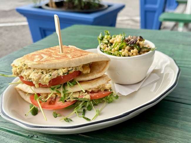 SMASHED CHICKPEA SANDWICH